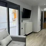 公寓 Kontis' Deluxe Furnished *