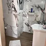 شقة Kontis' Deluxe Furnished لوتراكي