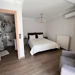 شقة Kontis' Deluxe Furnished لوتراكي