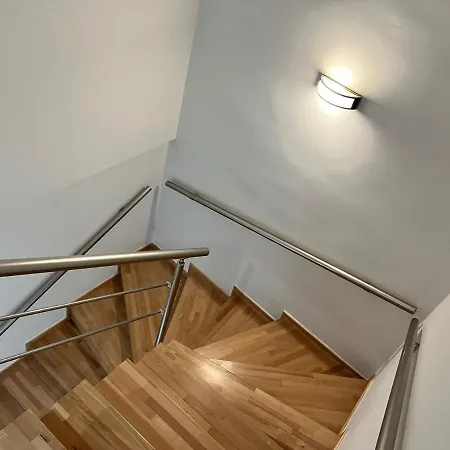 Kontis' Deluxe Furnished Appartement Loutráki