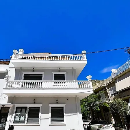 Kontis' Deluxe Furnished Apartment