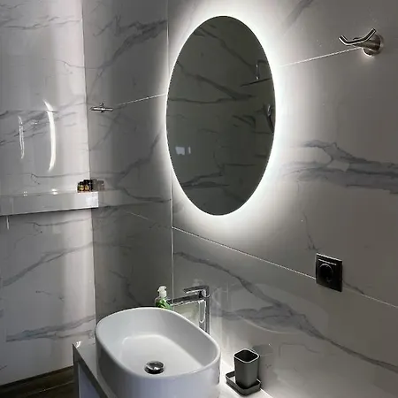 Kontis' Deluxe Furnished * Loutráki