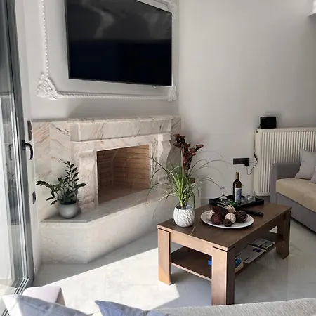 Kontis' Deluxe Furnished Apartment Loutraki (Corinthia)