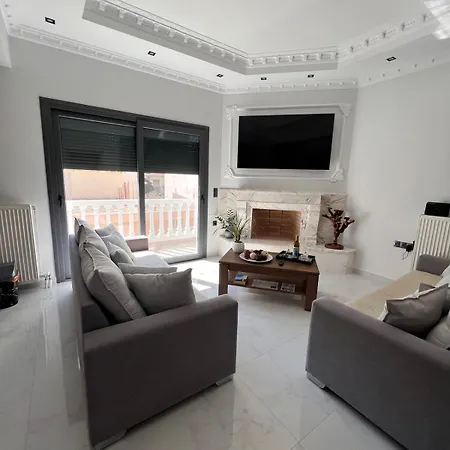 Kontis' Deluxe Furnished Appartement