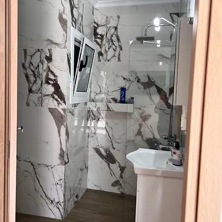 Appartement Kontis' Deluxe Furnished *