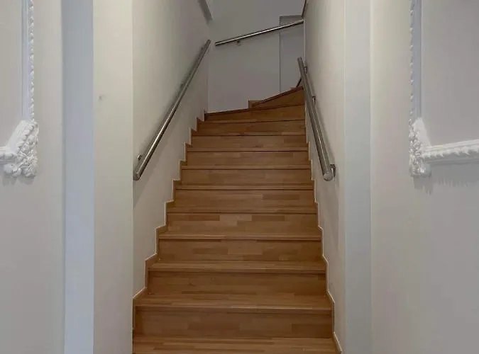 Kontis' Deluxe Furnished Апартаменты *