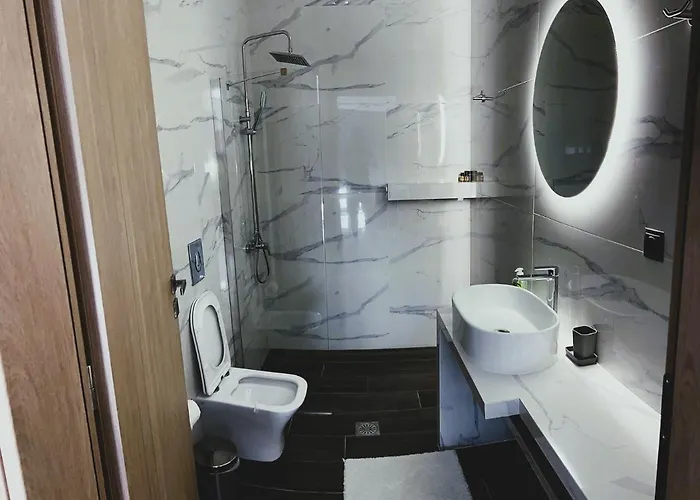 Апартаменты Kontis' Deluxe Furnished