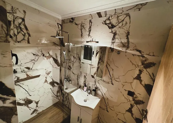 Kontis' Deluxe Furnished Loutráki