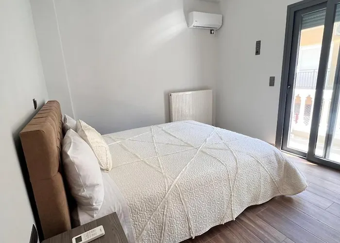 Kontis' Deluxe Furnished Апартаменты Лоутраки