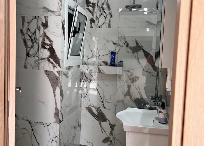 Апартаменты Kontis' Deluxe Furnished *