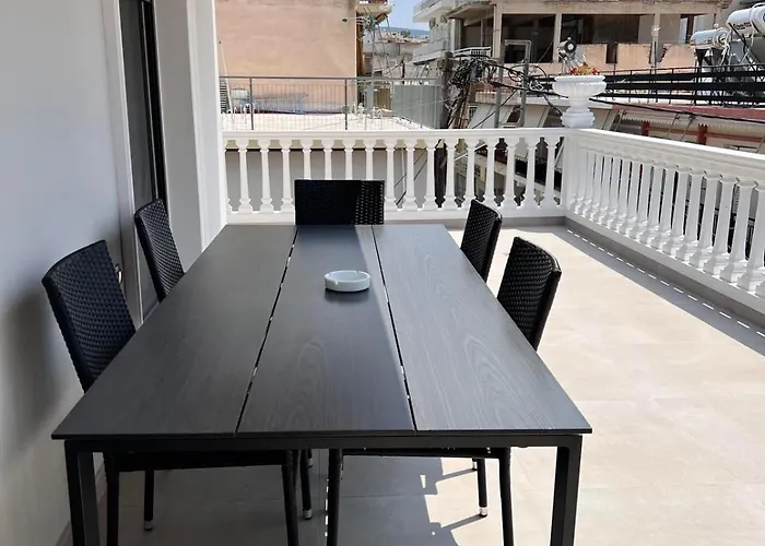 Kontis' Deluxe Furnished Διαμέρισμα *